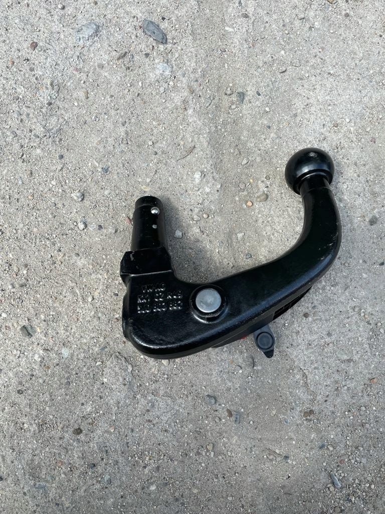 Skoda Fabia peräkärkikanta OEM 5J0903882 - Käytetty