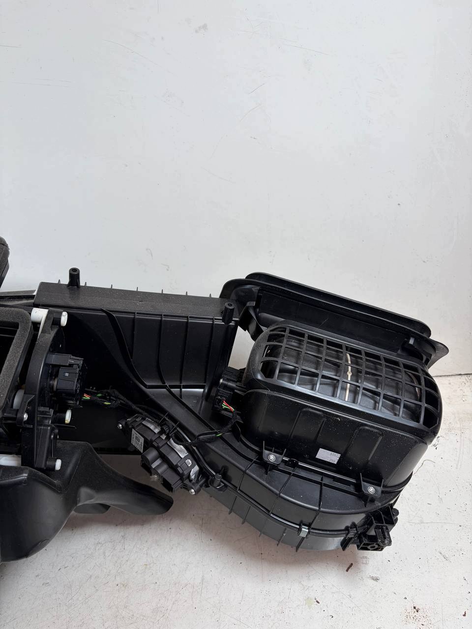 Värmekärna Mercedes W177 OEM A2478302503 image 4