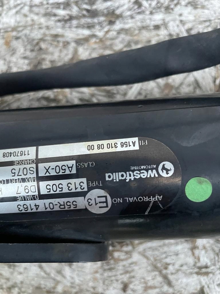 Gancho de Reboque Mercedes GLA OEM A1563100800 - Usado image 3