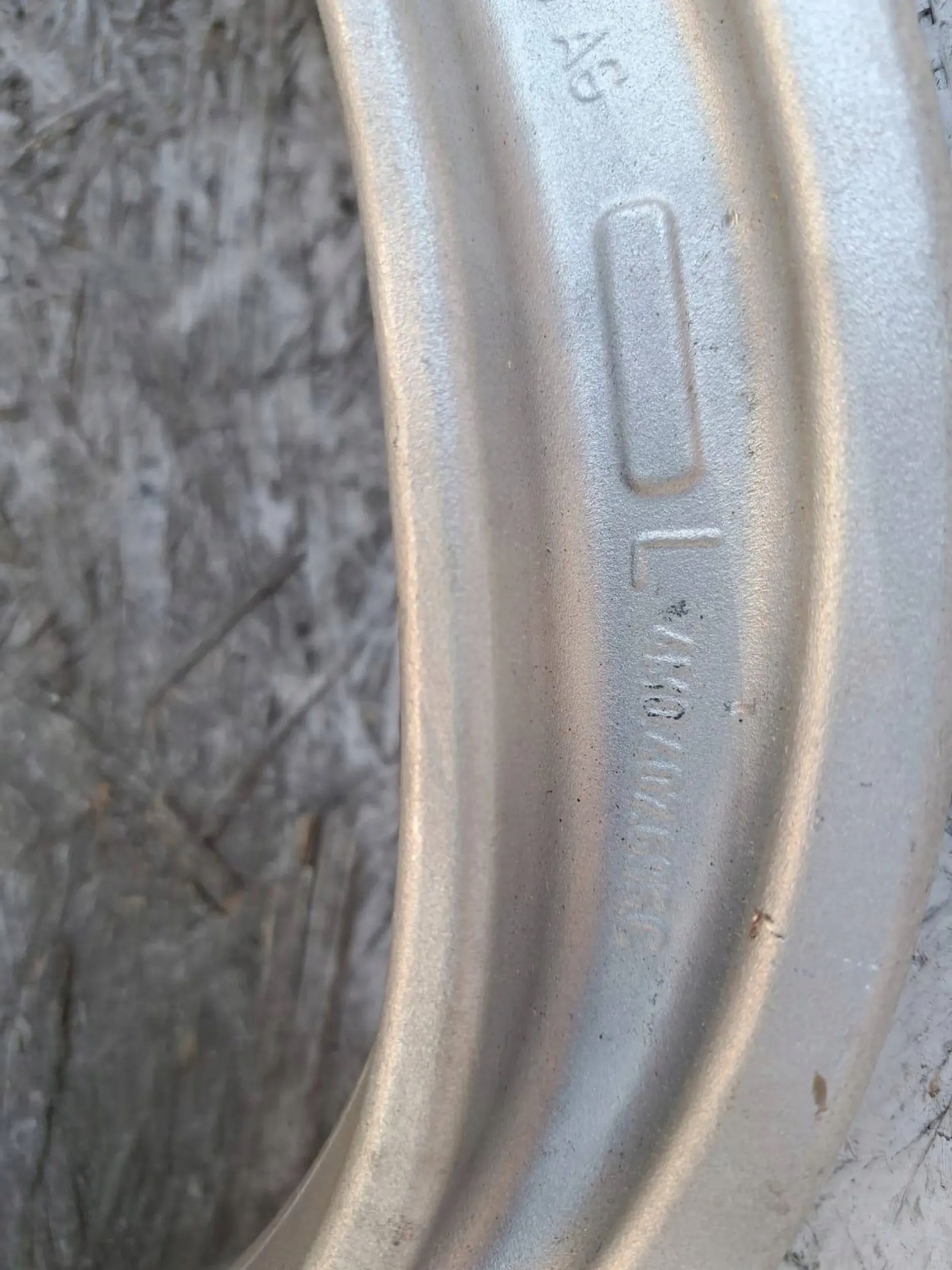 Vasen jousitusvarsi Audi Q7 4M 2015 OEM 4M0407693F