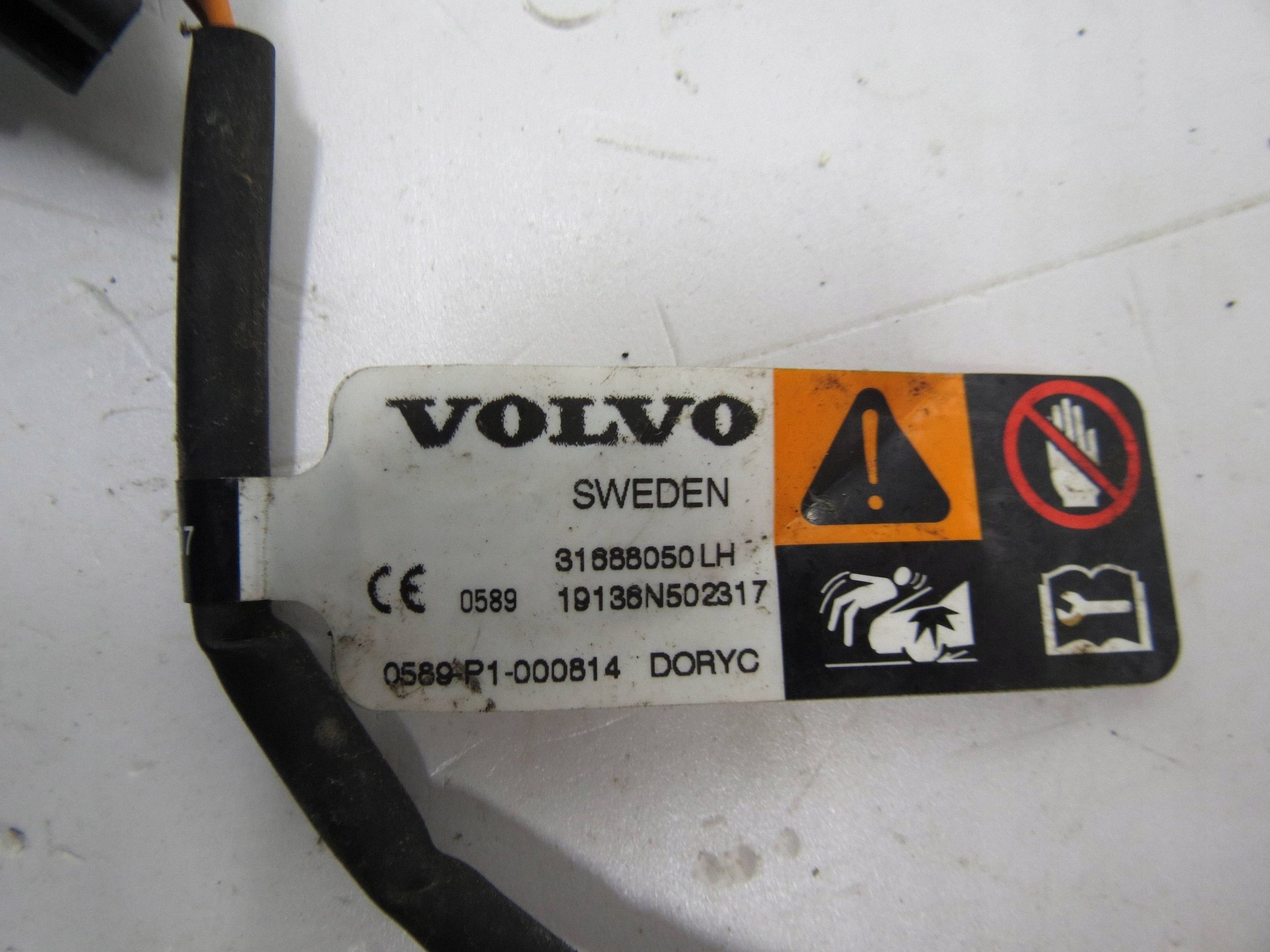 Carga Pirotécnica Capô Esquerdo OEM 31688050 Volvo image 4