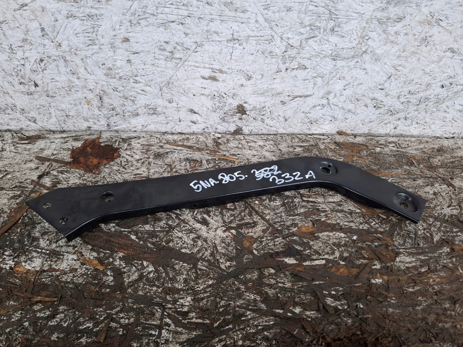 OEM 6964185095135 Oikea Ajovalotuki VW Tiguanille
