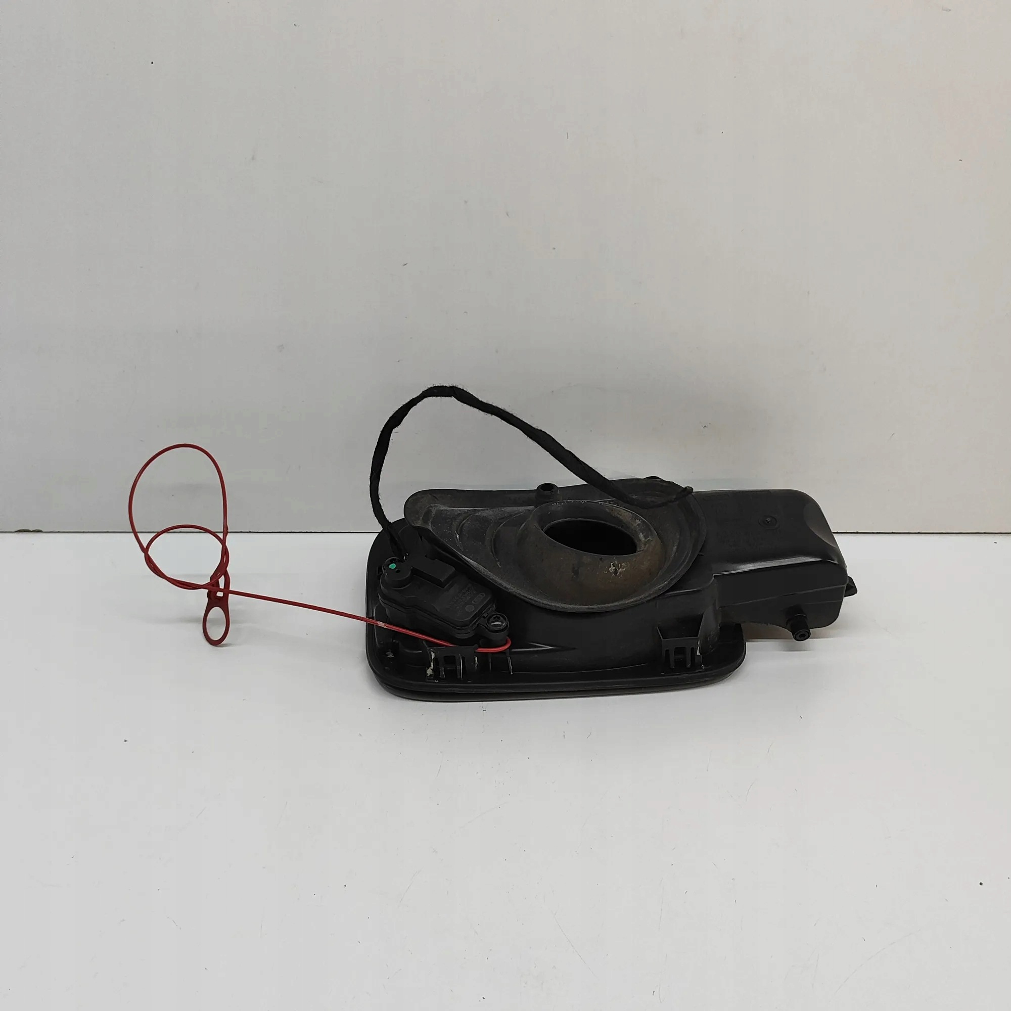 Capteur de trappe à carburant OEM 8V0862153A VW Audi image 5