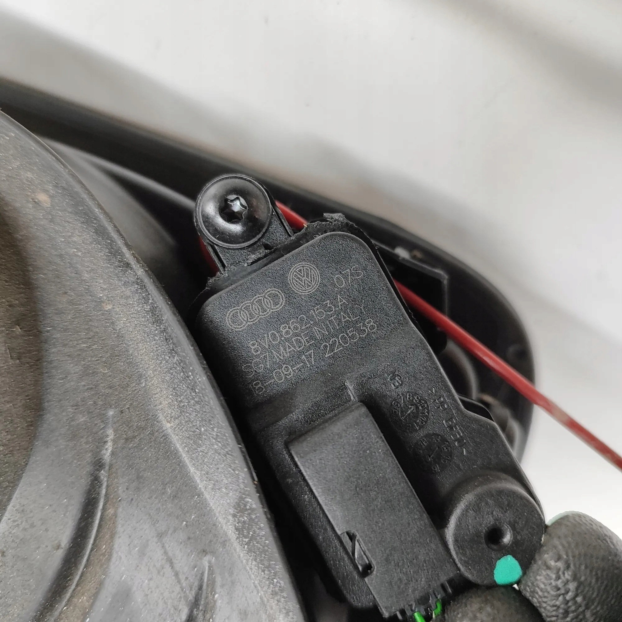 Capteur de trappe à carburant OEM 8V0862153A VW Audi image 6
