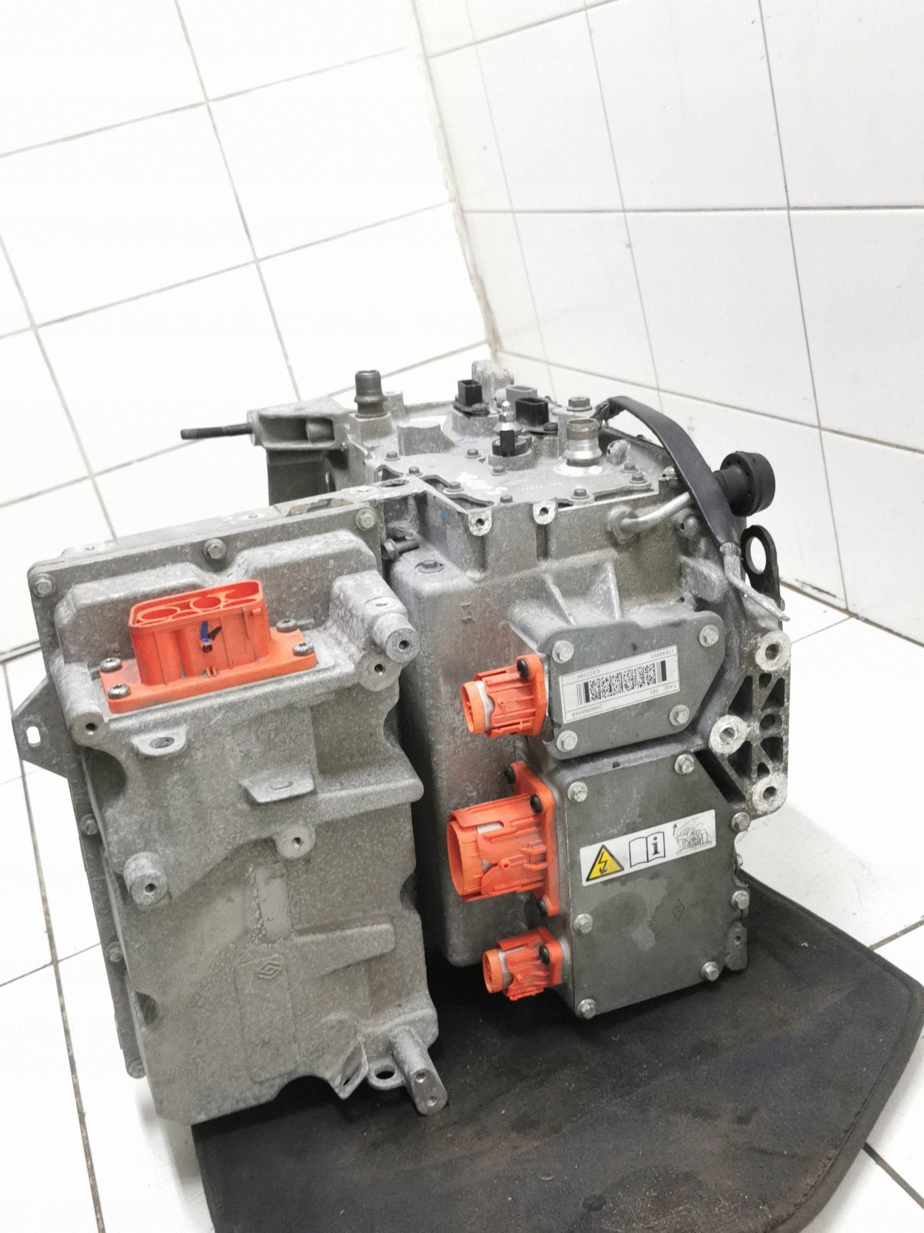 Renault Zoe Invertteri OEM 296G90650R - Käytetty