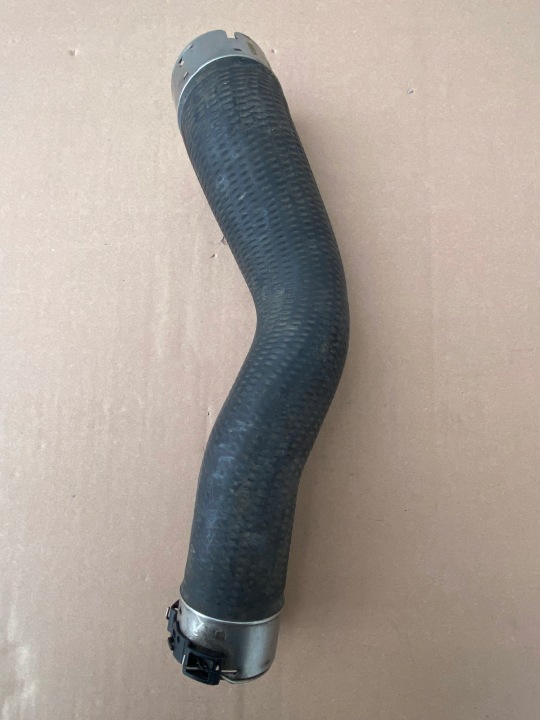 BMW F10 F11 Intercoolerin putki letku 7612095 alkuperäinen