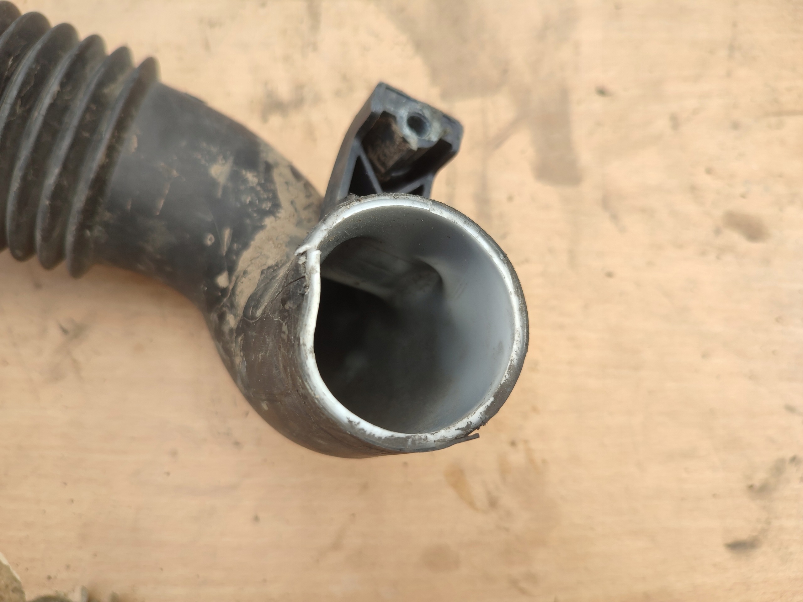 FIAT 500 07-15 Luftintagsslang 1.2 OEM 51806858 image 5