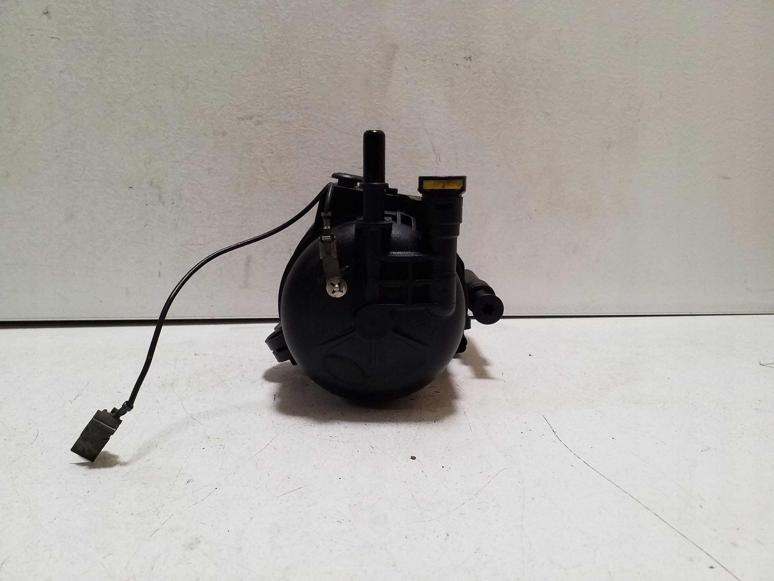 Land Rover Evoque II 2020 Fuel Filter OEM HJ329B072AA image 4