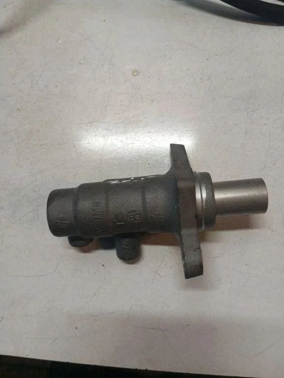 Cilindro de travão Volvo OE usado OEM 03330422121 image 2