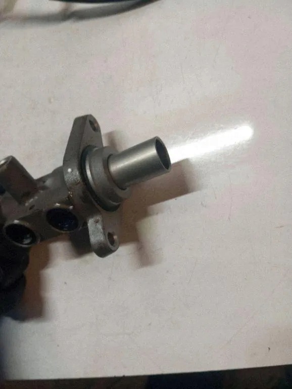 Cilindro de travão Volvo OE usado OEM 03330422121 image 4