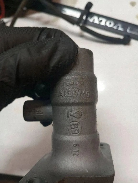 Cilindro de travão Volvo OE usado OEM 03330422121 image 5