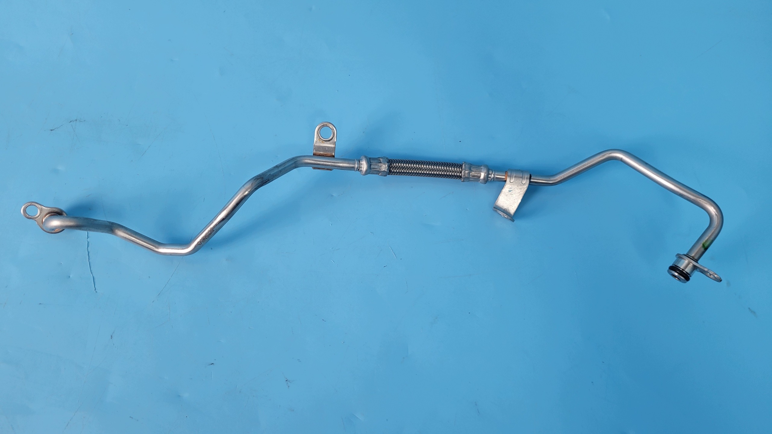 Mercedes-Benz Öljytäyttöputki OEM A6541802500 - Käytetty