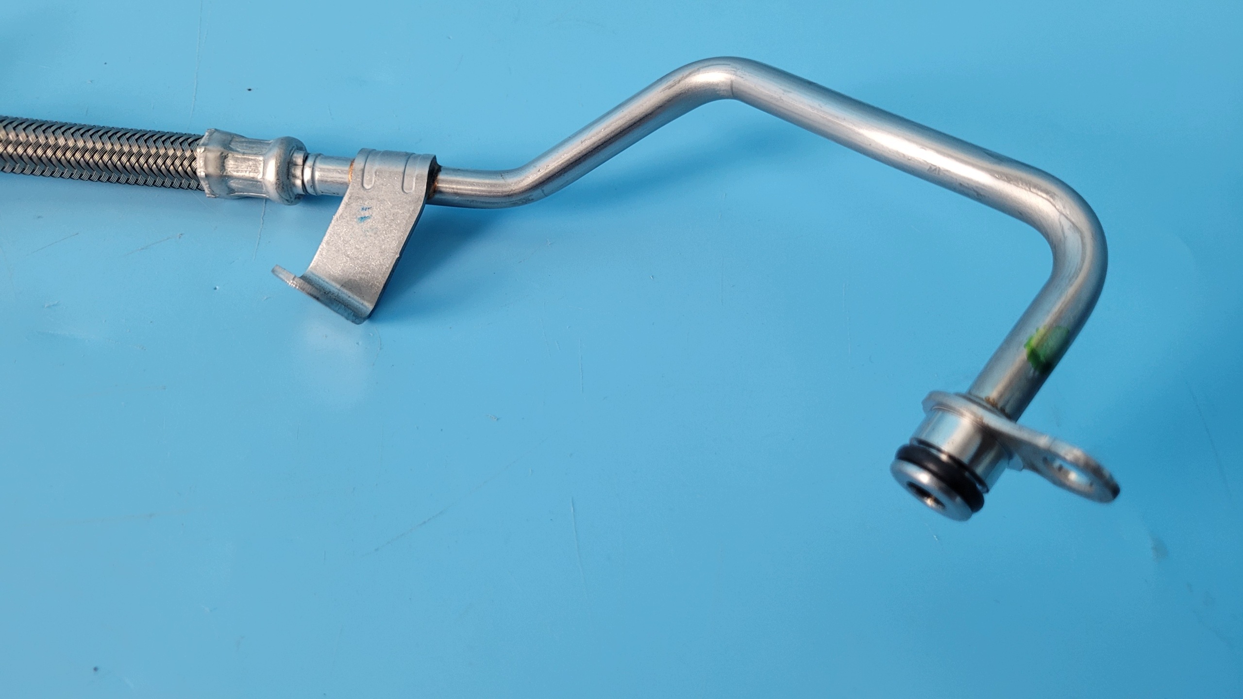 Mercedes-Benz Öleinfüllrohr OEM A6541802500 - Gebraucht image 4