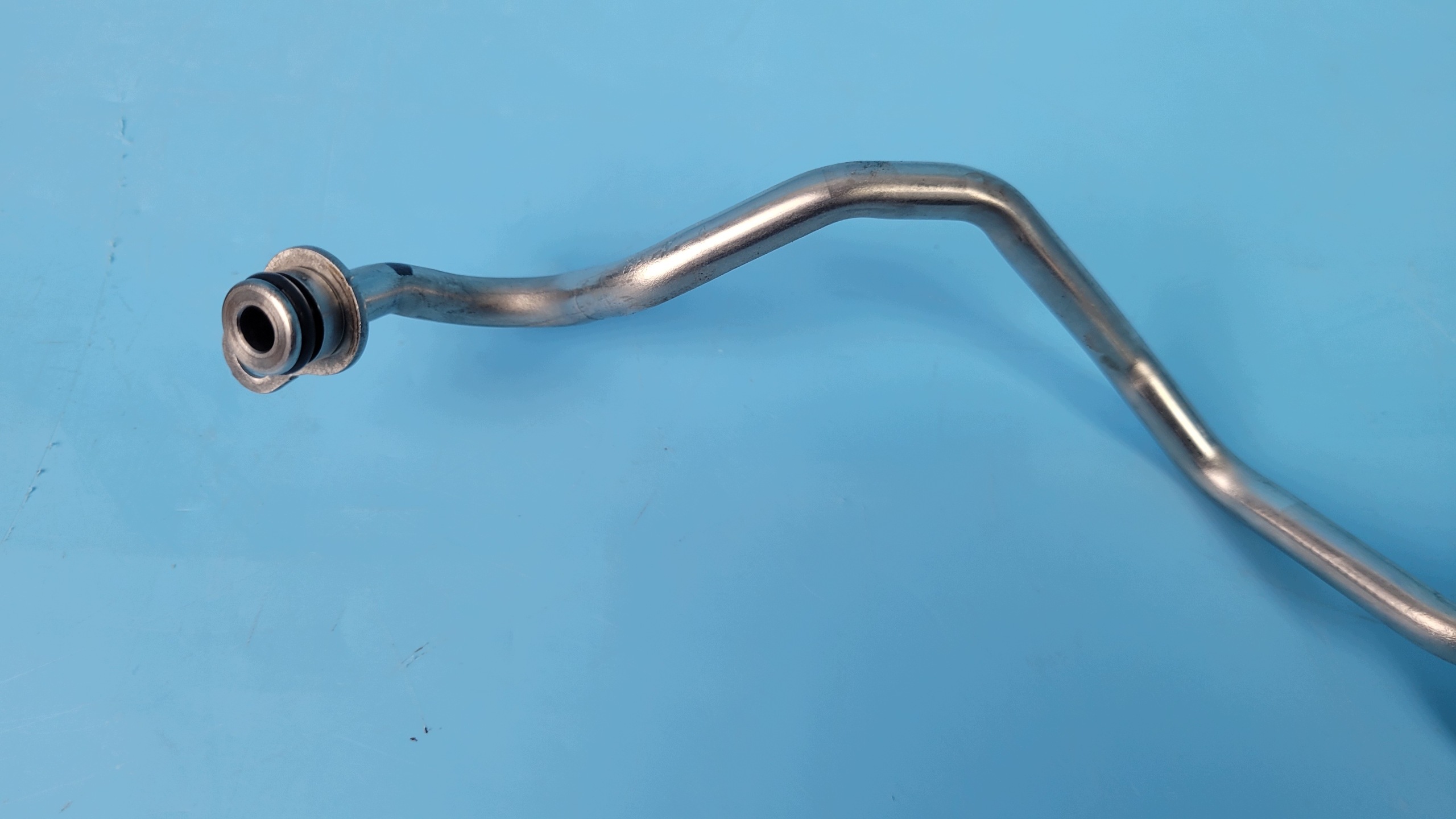 Mercedes-Benz Öleinfüllrohr OEM A6541802500 - Gebraucht image 8