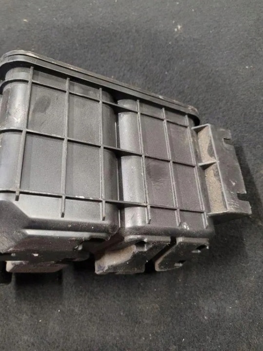 Hiukkassuodatin JEEP CHEROKEE 68152022A 2.4L bensa 131kW 2019