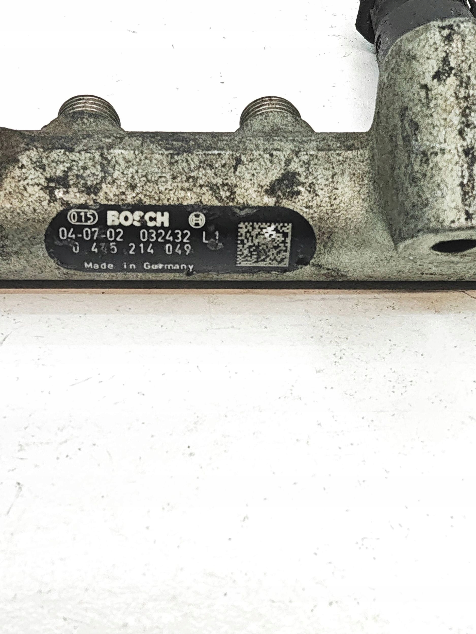 Opel Astra H 3 Rampe Injecteur 0445214049 image 3
