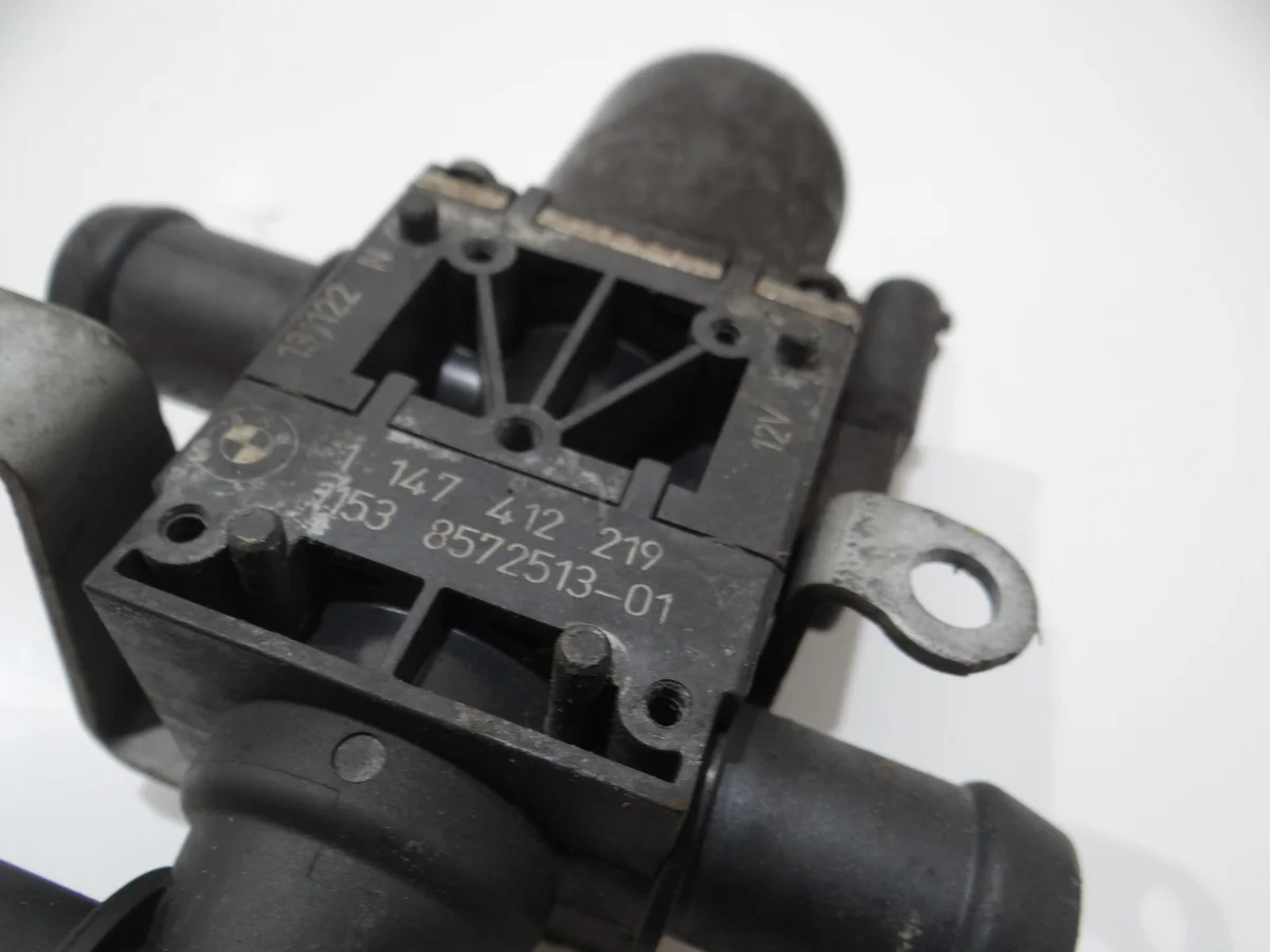 Électrovanne eau BMW F10 2.0D 8572513 image 4