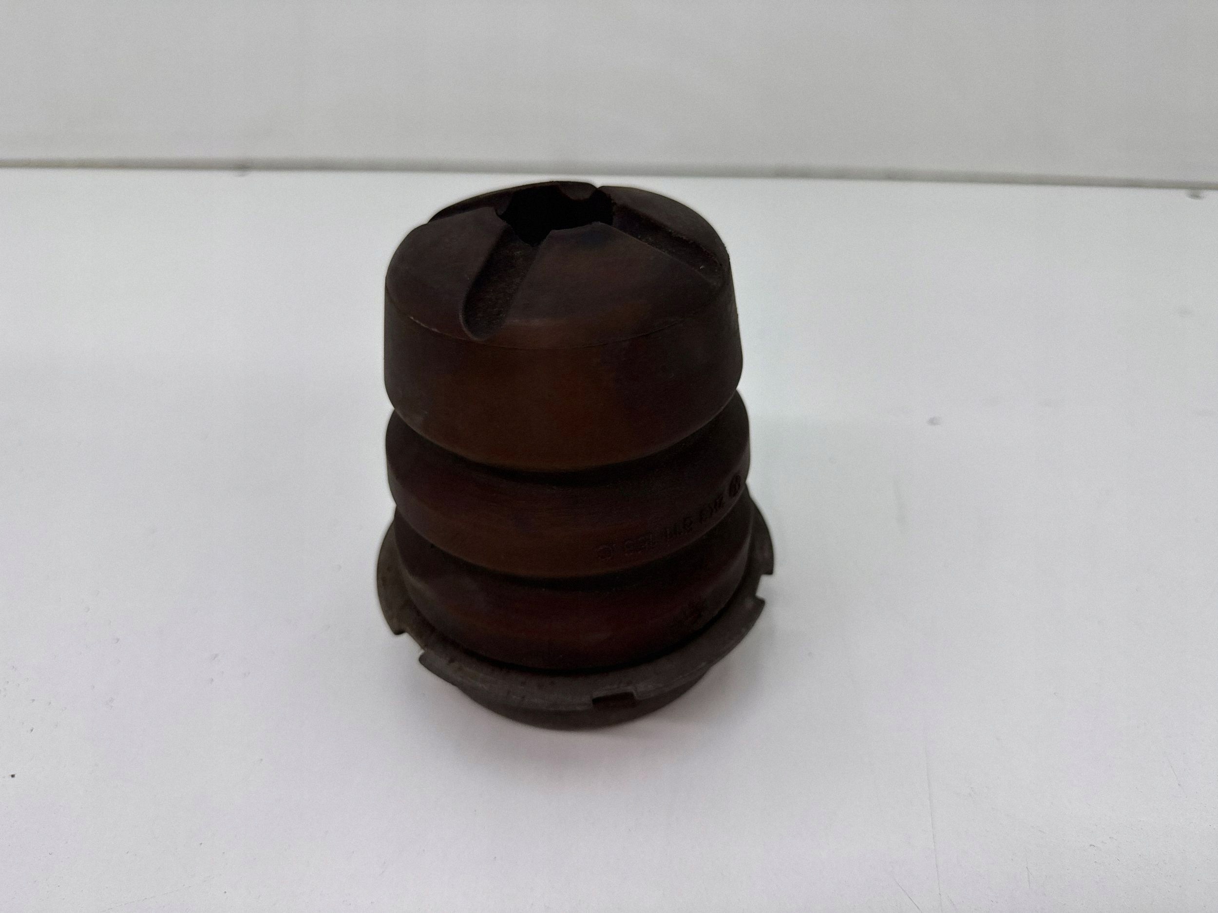 VW Caddy III Gummibalkfäste OEM 2K3511153C
