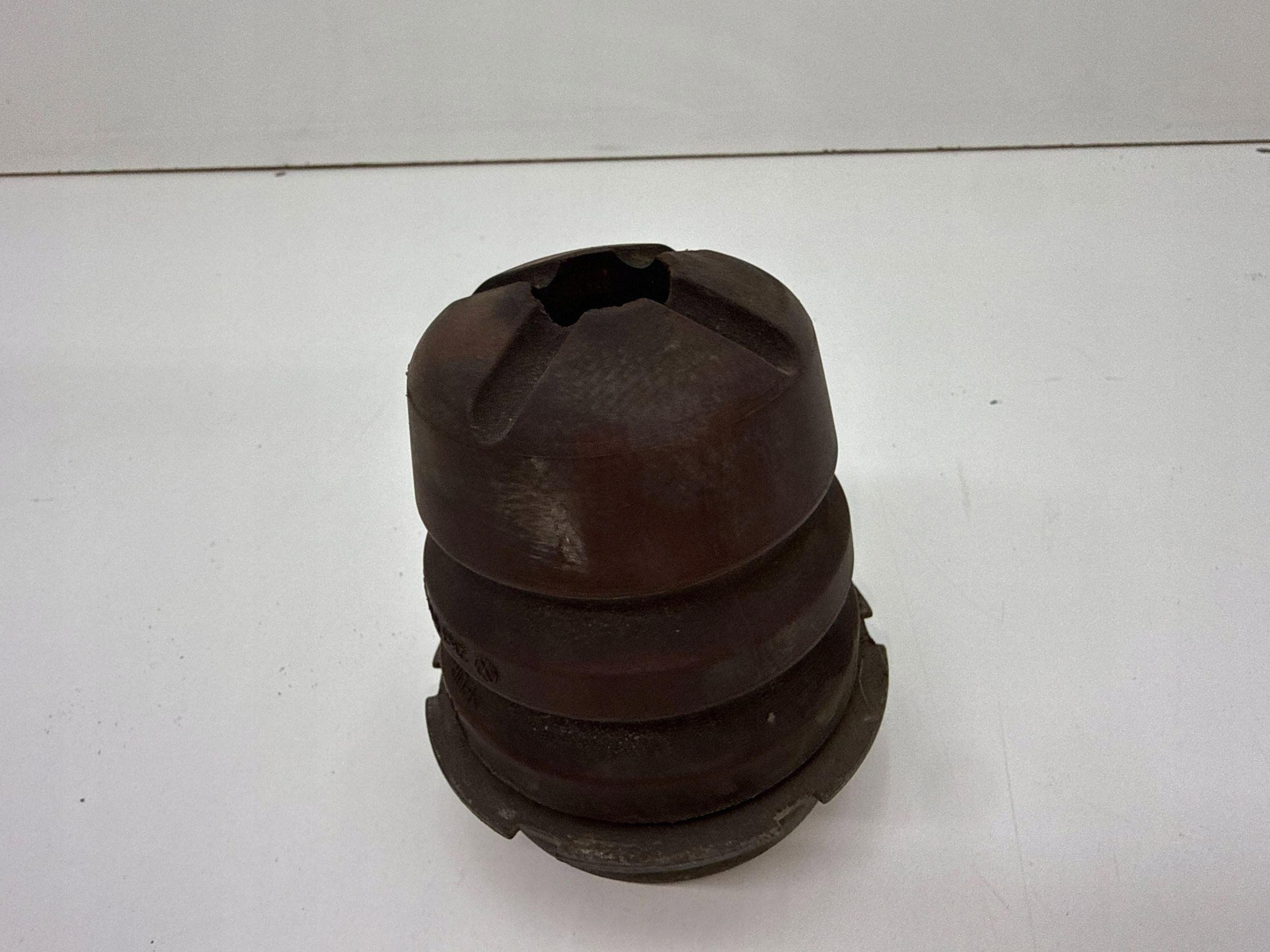 VW Caddy III Gummibalkfäste OEM 2K3511153C image 3