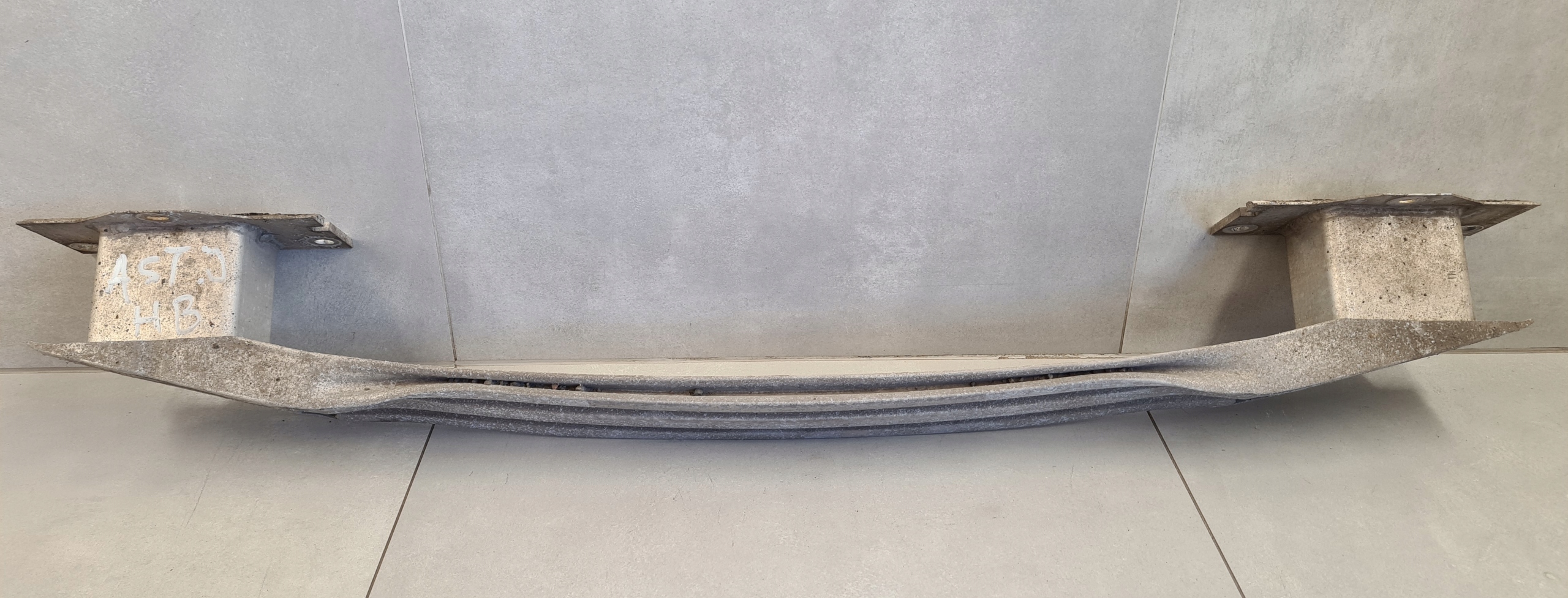 Opel Astra J 2010 Achterbumperbalk 12775070 image 3