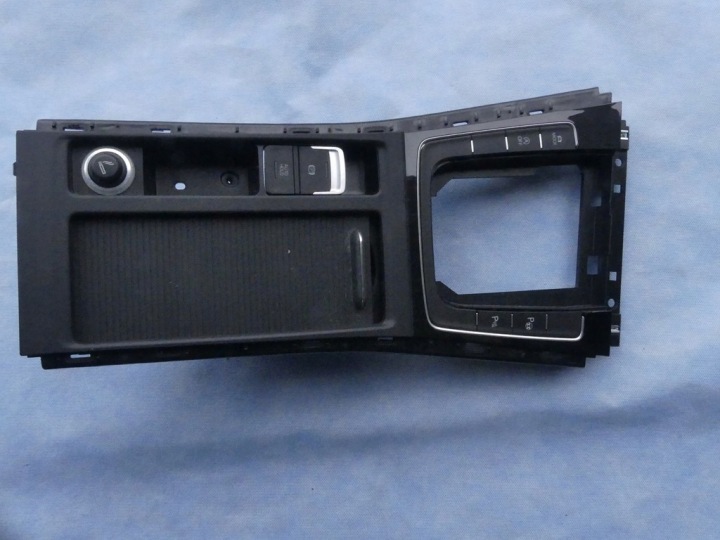 VW Golf VII -tunnelin suojakehys 5G1864263 ORG