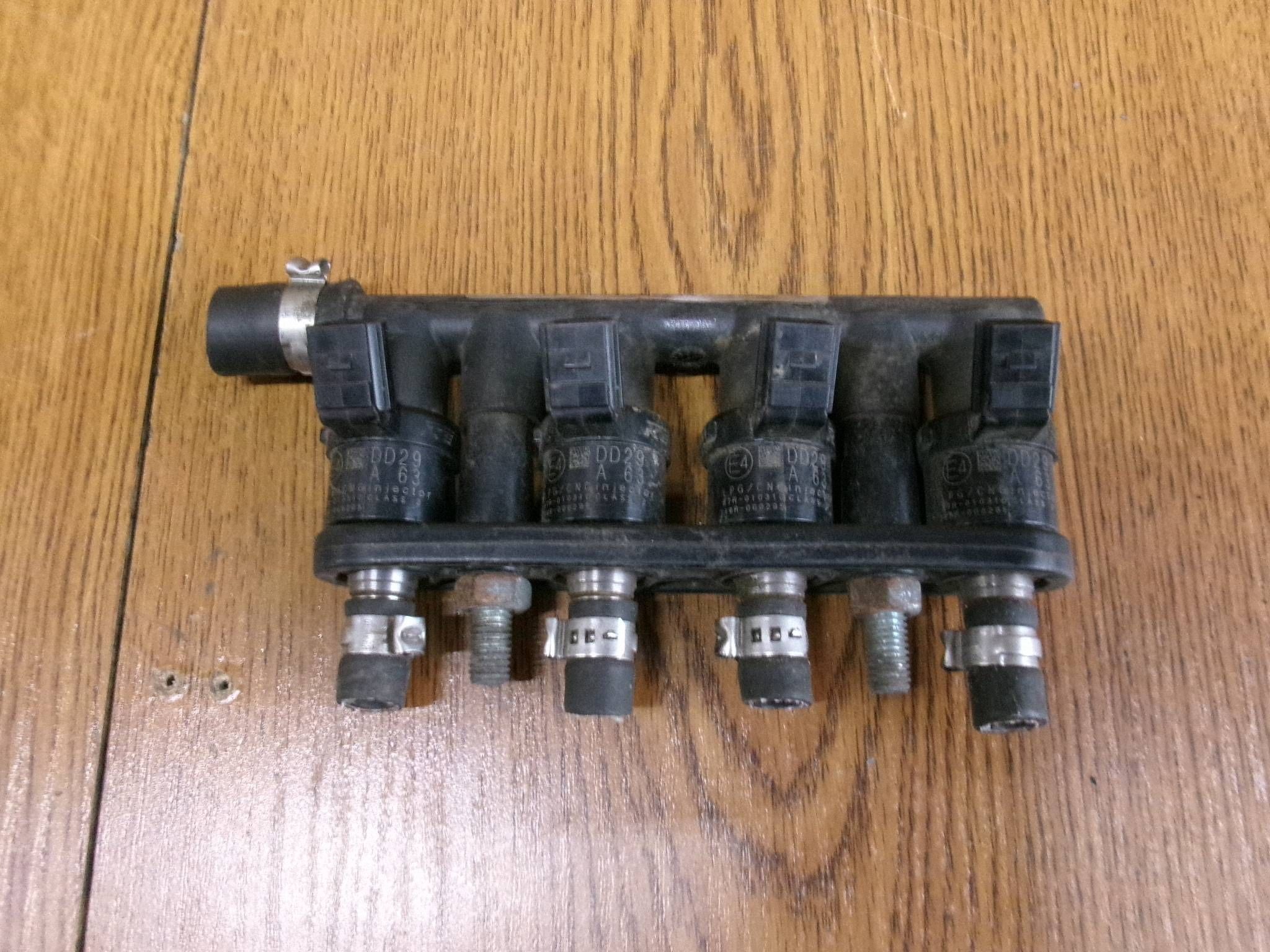 Rampe d'injecteurs LPG Keihin 3 Cyl 67R-010093 image 2