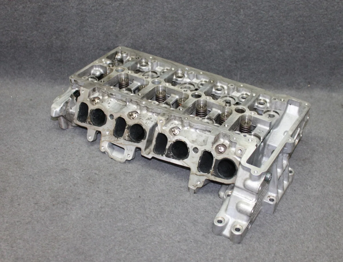 Mini N47C20A 2.0D sylinterikansi 7812608
