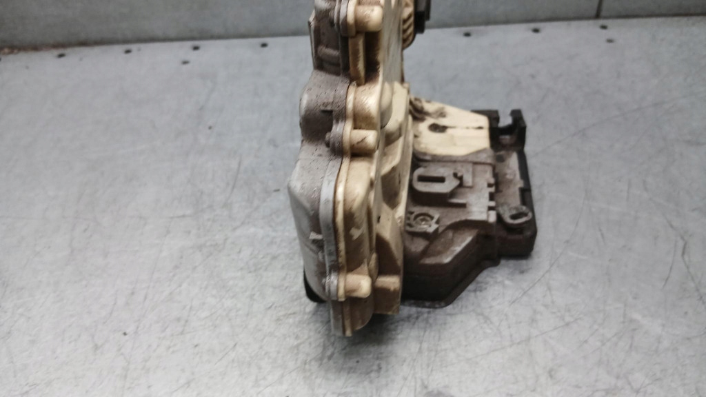 Höger baklås VW Passat B6 2.0TDI 05-10 Sedan 3C4839016A 7PIN image 5