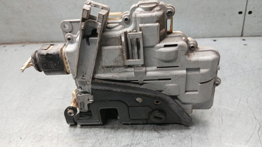 Höger baklås VW Passat B6 2.0TDI 05-10 Sedan 3C4839016A 7PIN image 6