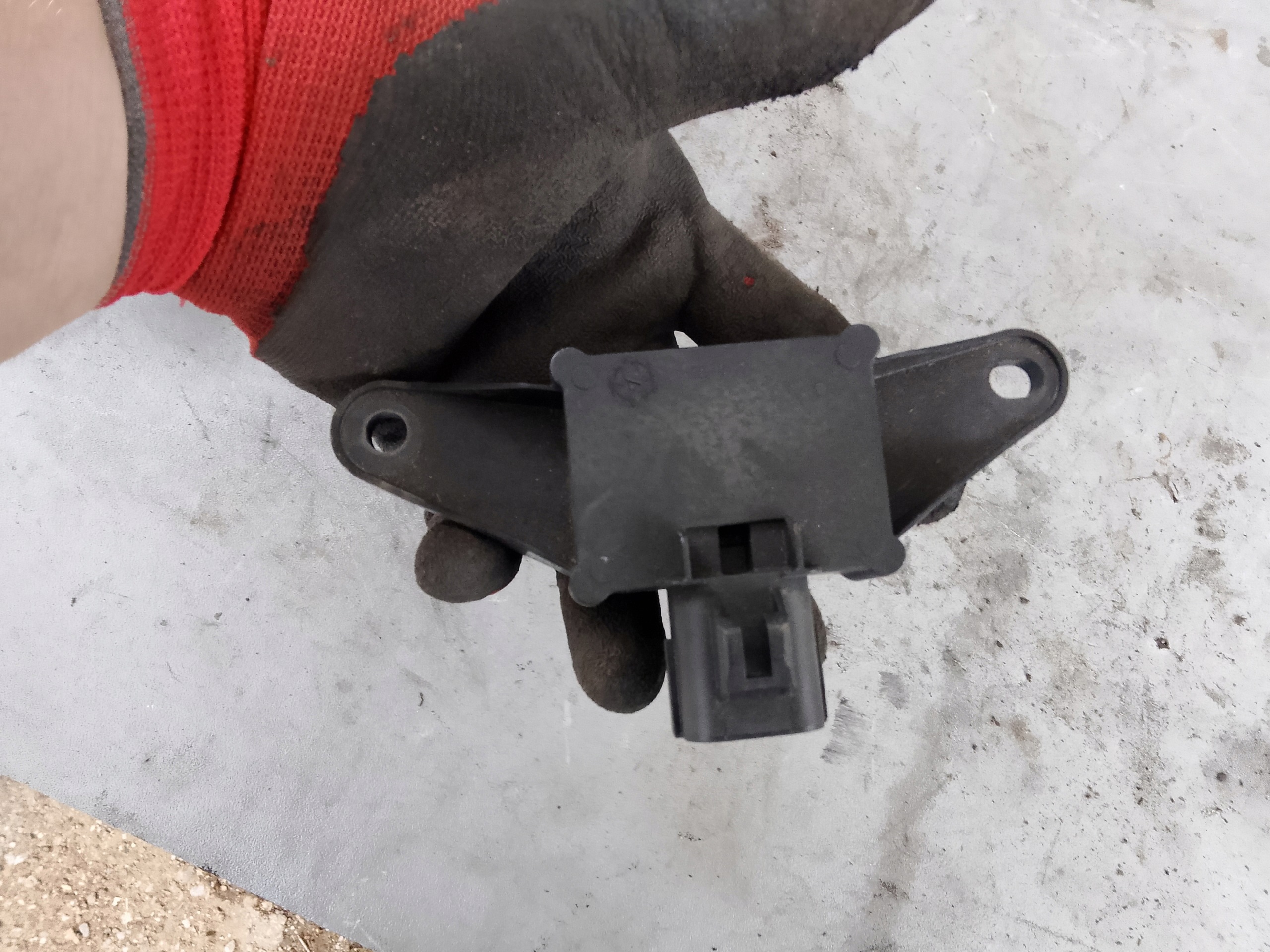 Volvo S80 2013 Engine Control Unit OEM 31405746 image 2