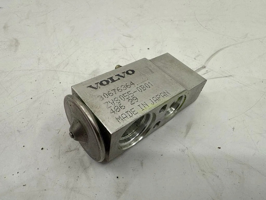 Détendeur A/C Volvo OEM ZVS0550B01 image 2