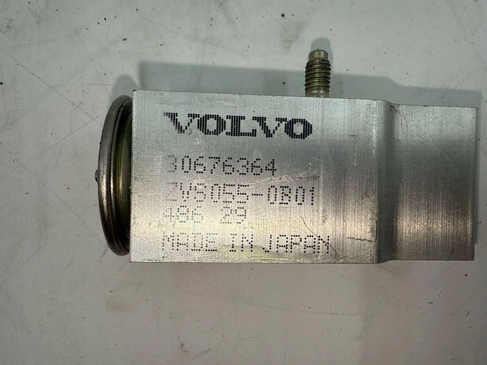 Détendeur A/C Volvo OEM ZVS0550B01 image 6