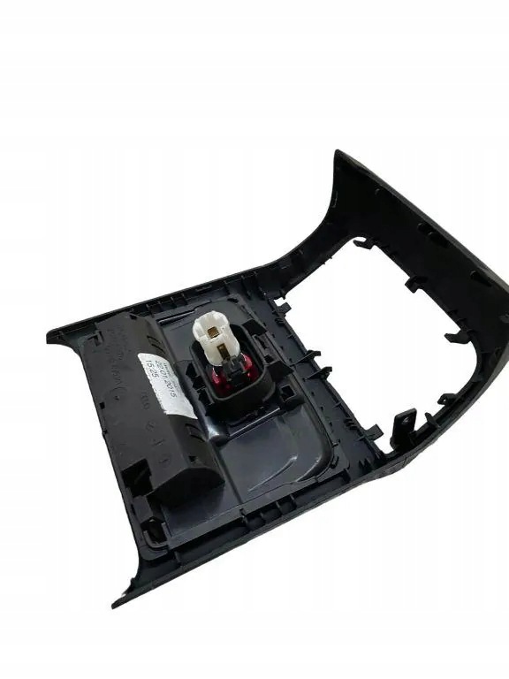 Tuhkakuppi Audi A5 OEM 8K0864376 - Käytetty kunto