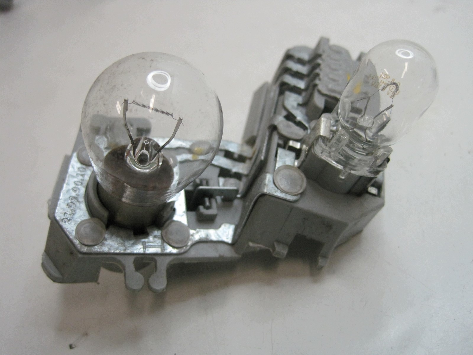 Conector de luz trasera Audi A3 Sportback OEM 8P4945257C image 2