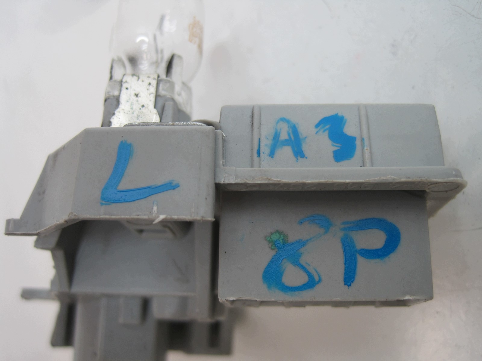Conector de luz trasera Audi A3 Sportback OEM 8P4945257C image 6