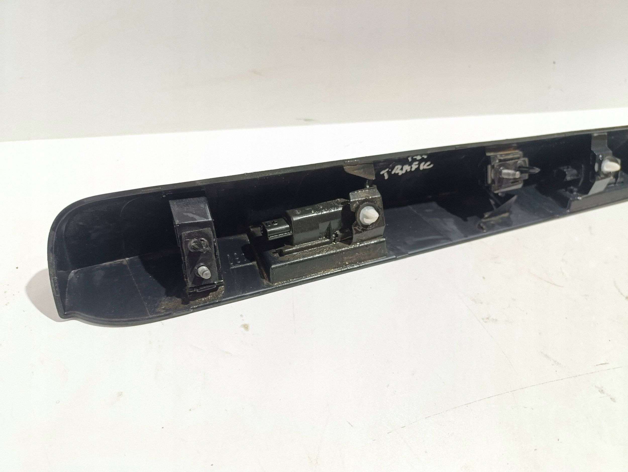 OEM 848105971R Heckklappenleiste für Renault Trafic III image 3