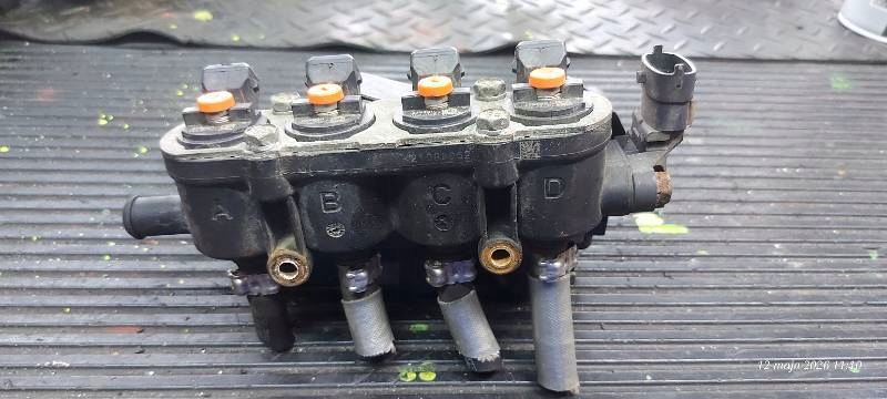 GAS INJECTOR 110R-000057 image 2