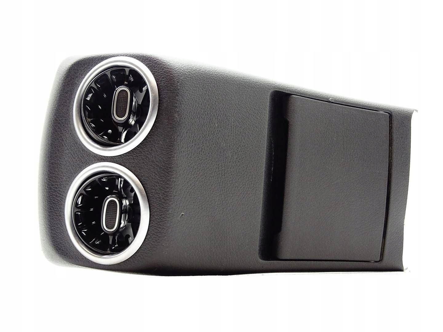 Mercedes B W247 2019 USB Socket A2478200301 image 2