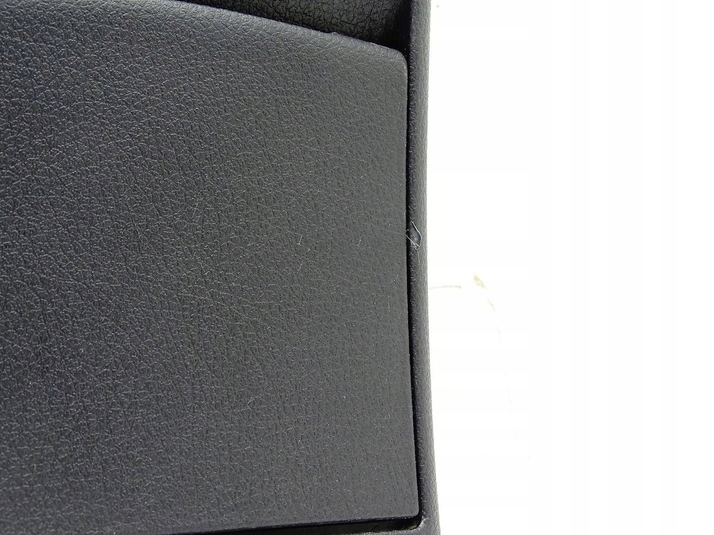 Mercedes B W247 2019 USB Socket A2478200301 image 3