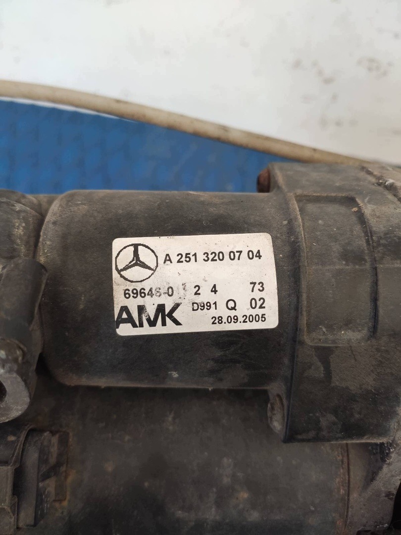 Mercedes-Benz ML W164 Hinterachsluftfederung Kompressor OEM A2513200704 image 4