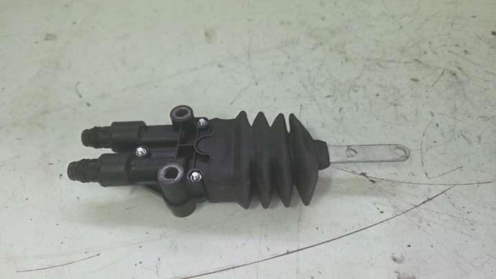 Ohjaamon korkeudensäätöventtiili Scania R 2756140