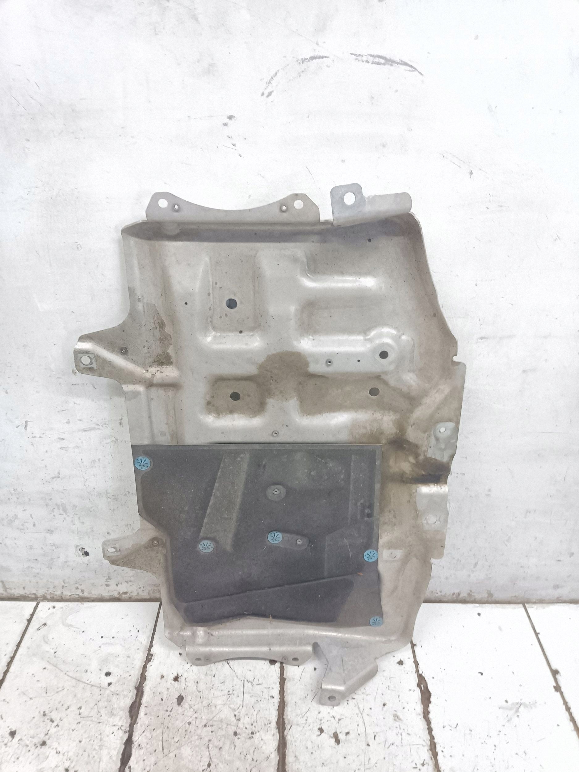 2023 Land Rover Defender Getriebeschutz L8B27E063