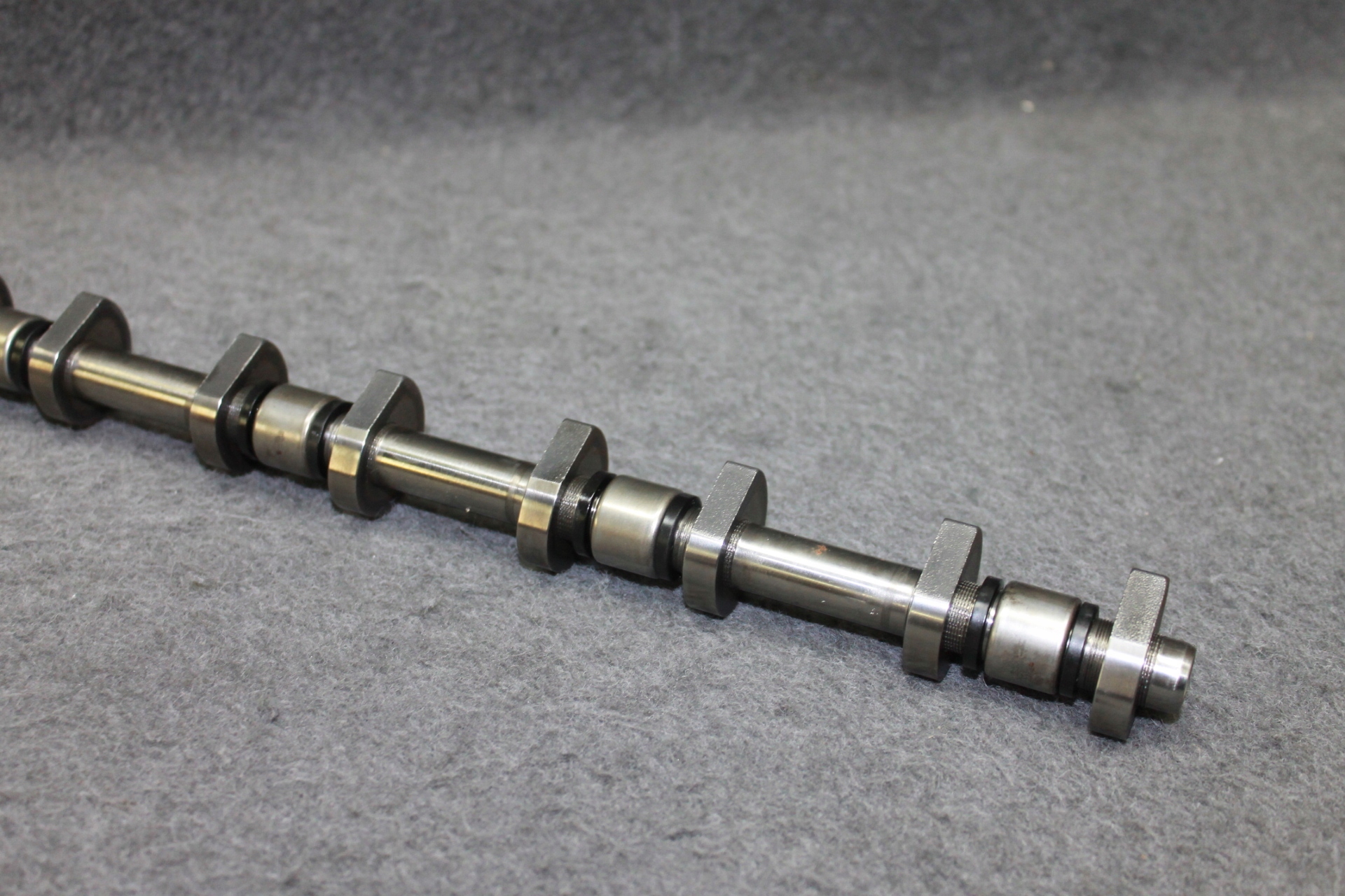 BMW Eccentric Shaft 8630463 B58B30A Käytetty image 4