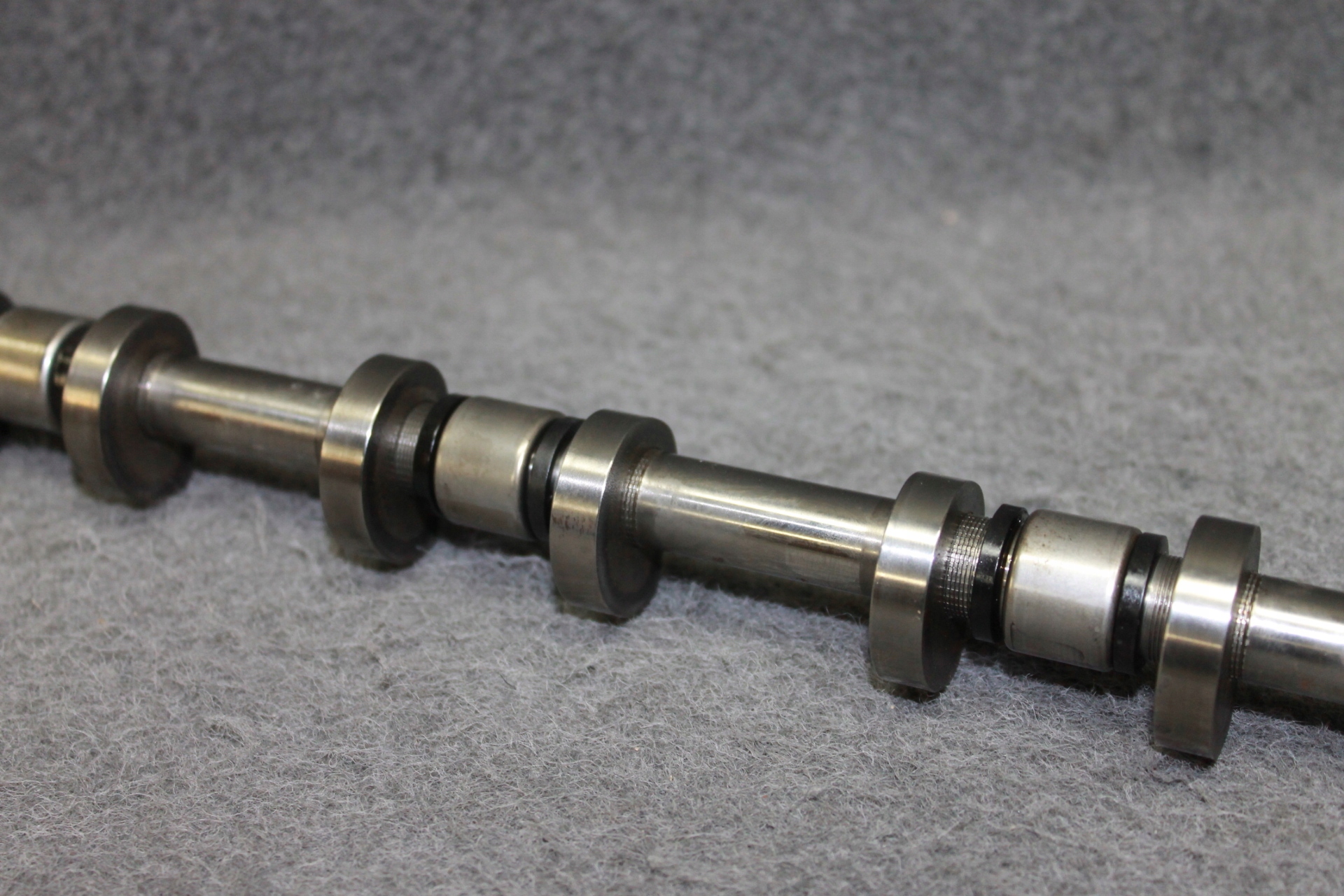 BMW Eccentric Shaft 8630463 B58B30A Käytetty image 6