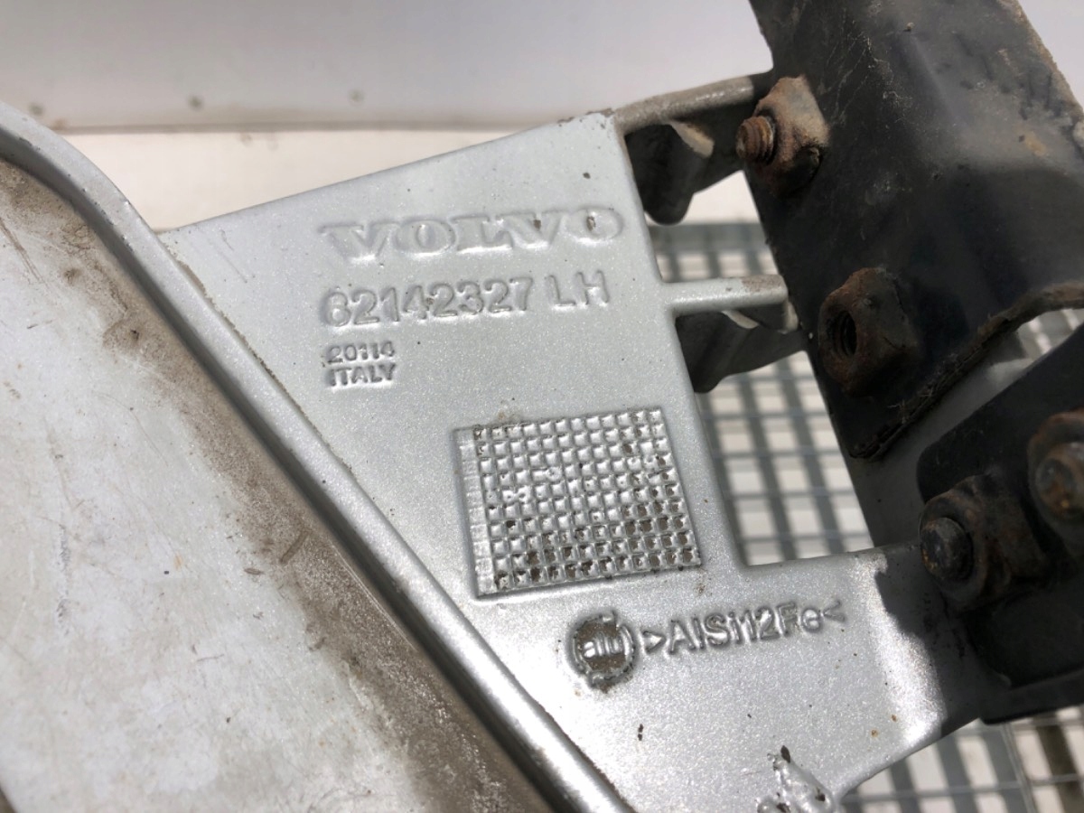 Ohjaamon askelma vasen Volvo FH II 82144986 12.8 500KM