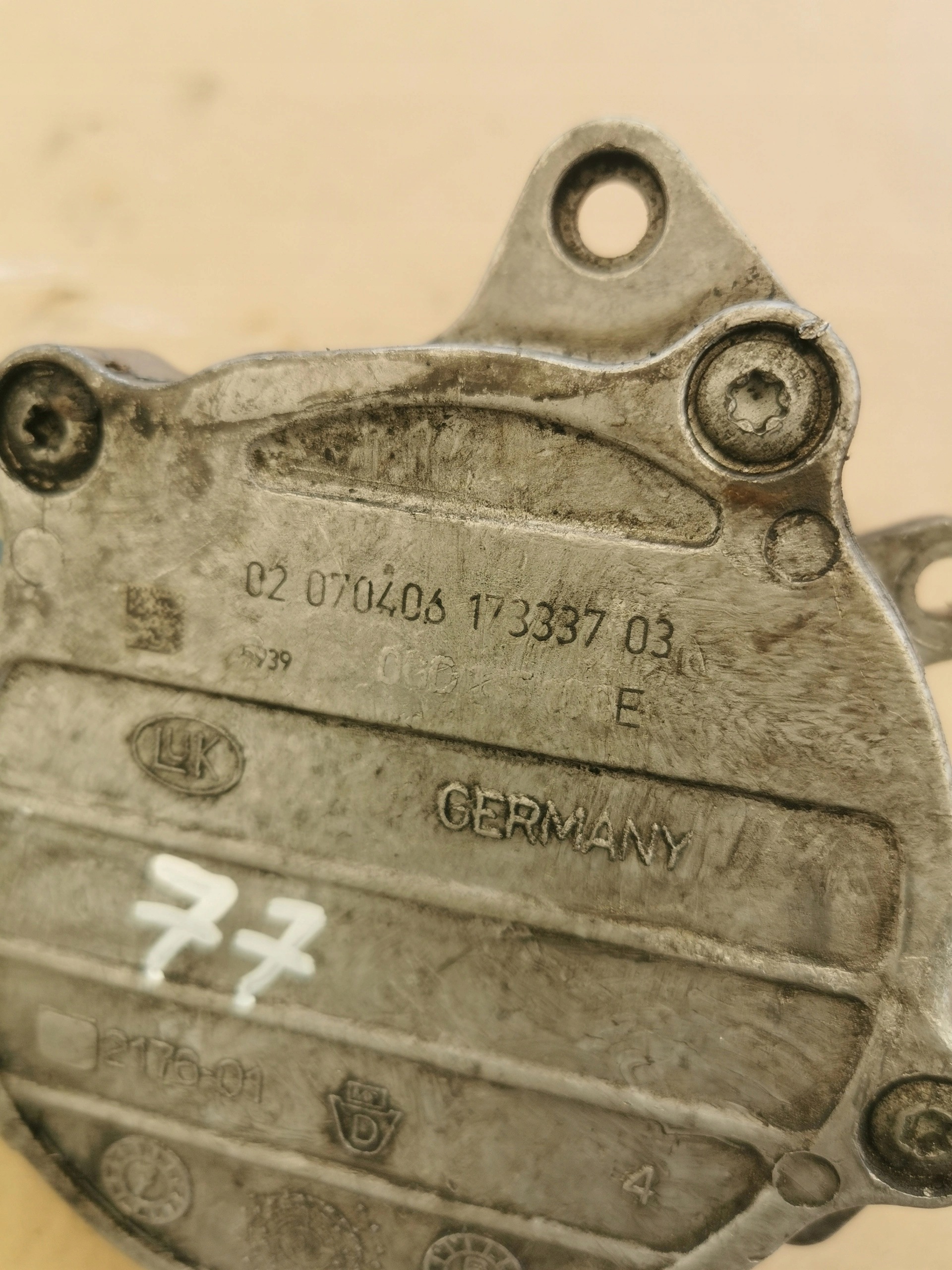 2006 Audi A4 Rem vacuümpomp + 2000 TFSI 06D145100E image 3