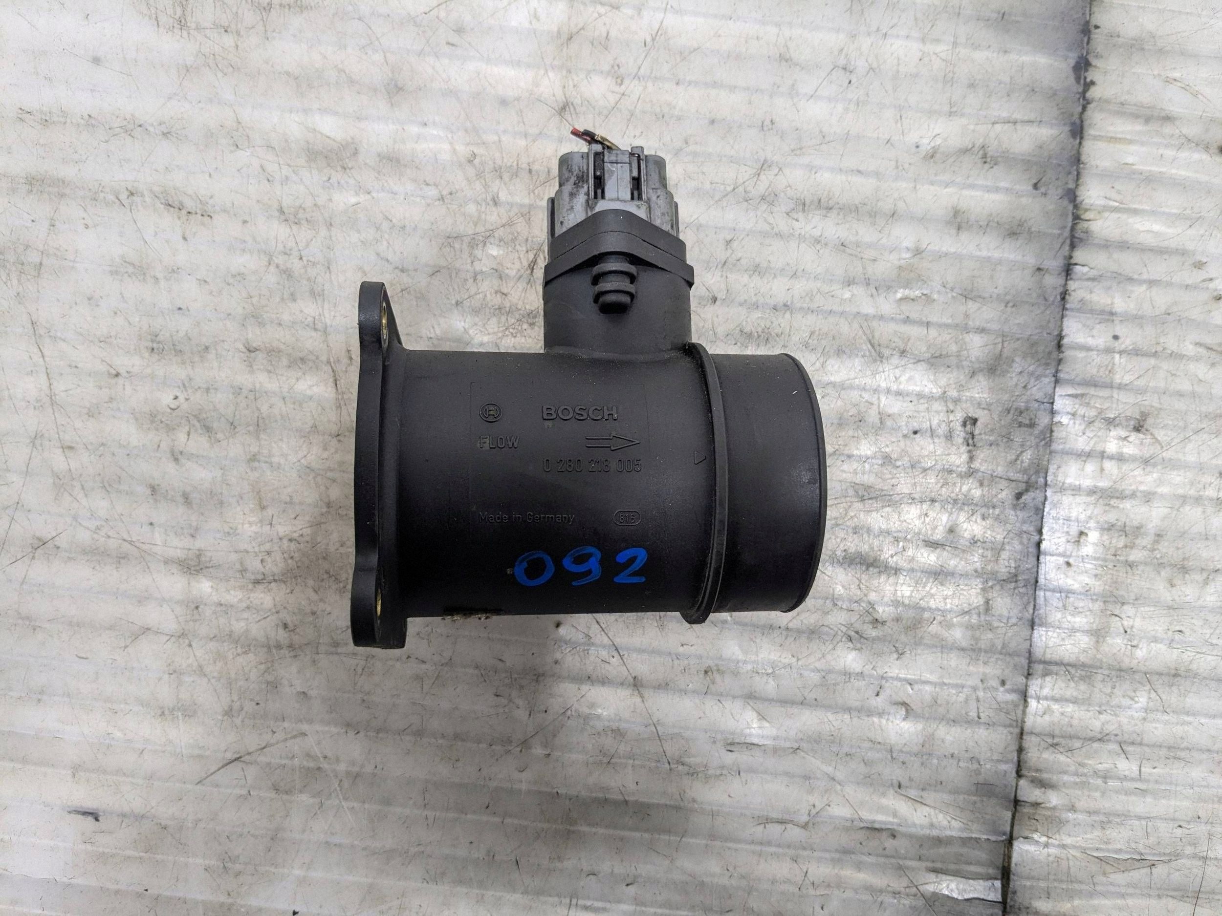 Sensor de flujo de aire Nissan Almera Tino 2003 OEM 028021 image 2