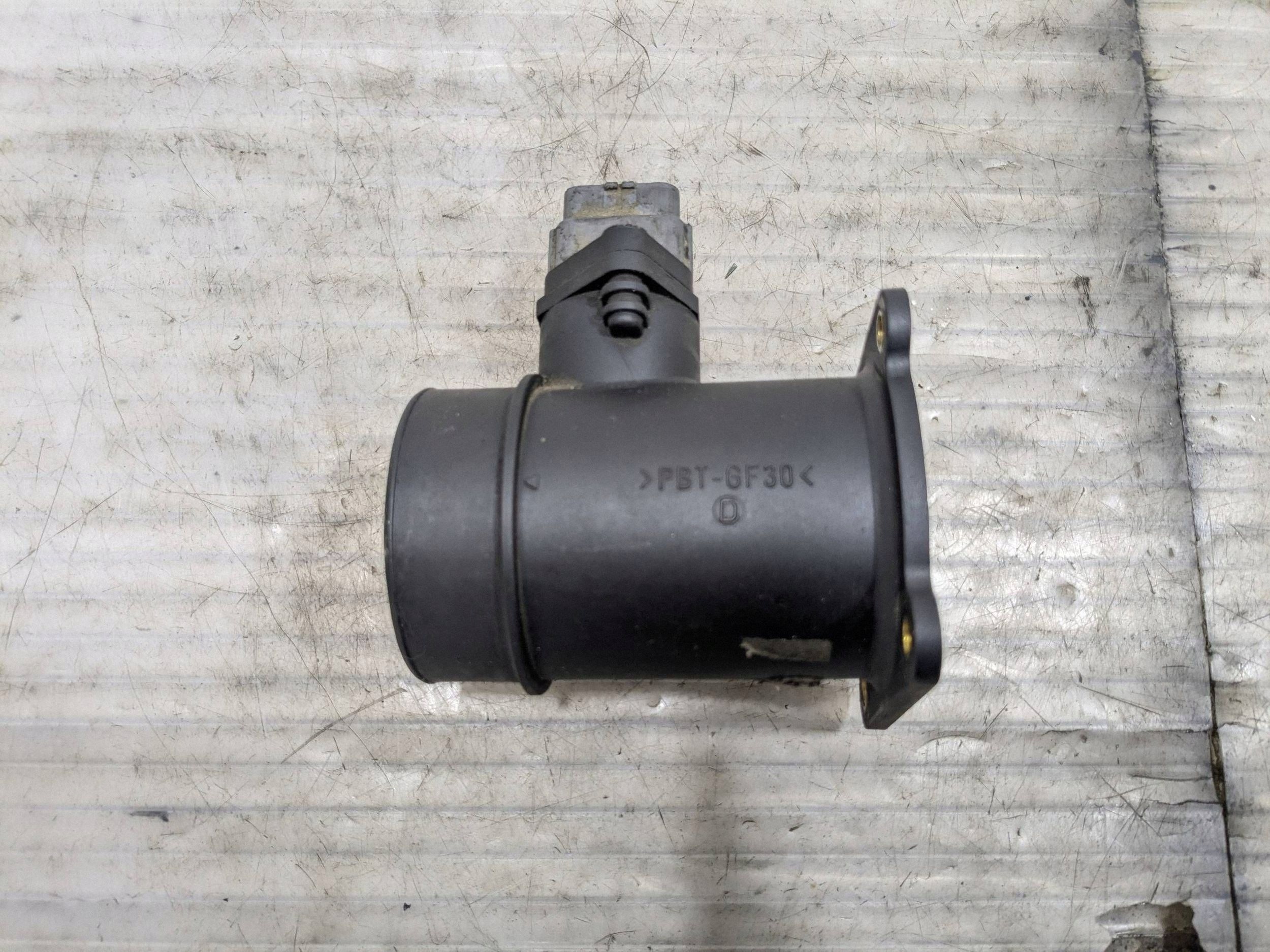 Luftmassenmesser Nissan Almera Tino 2003 OEM 028021