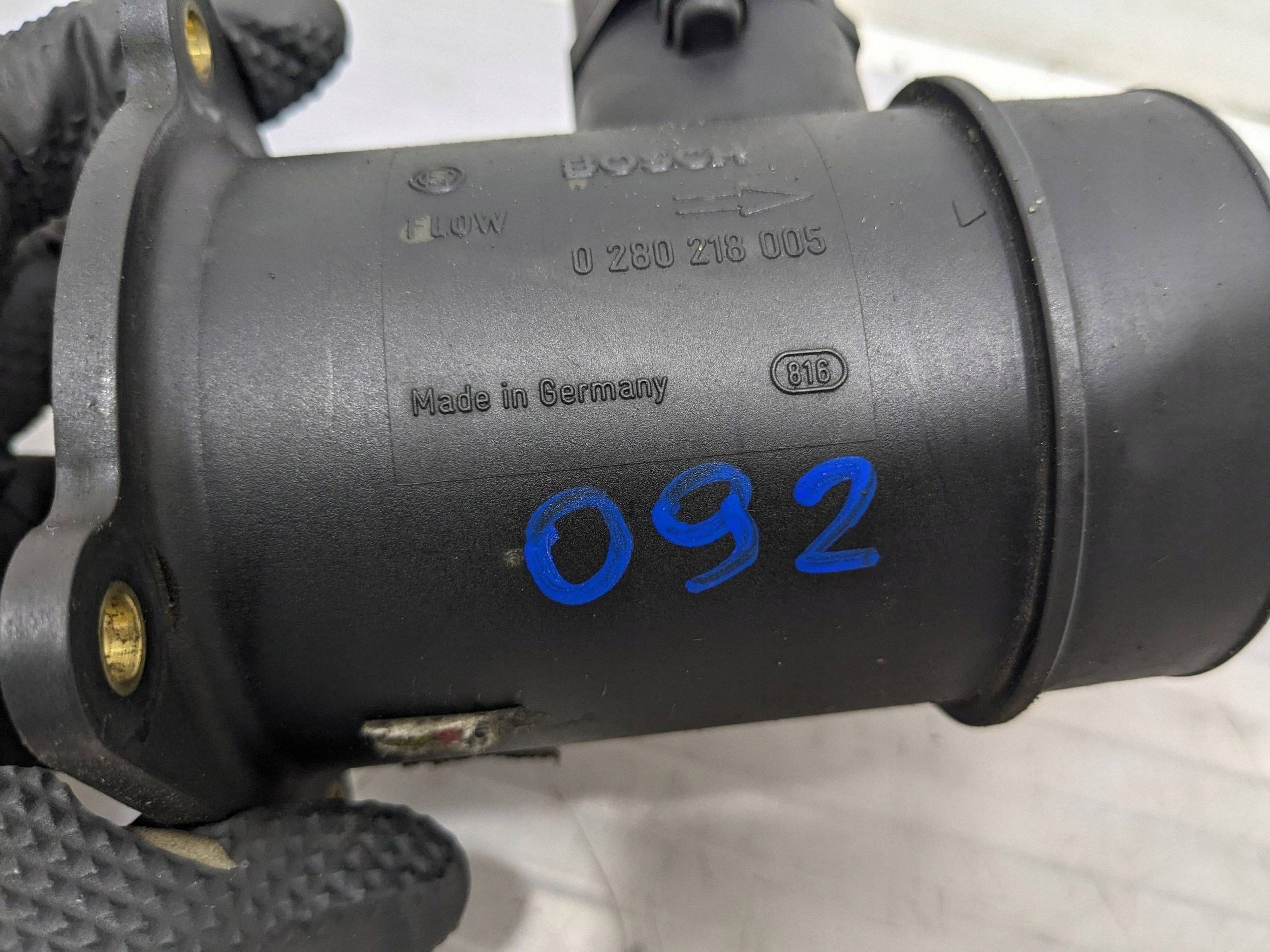 Sensor de flujo de aire Nissan Almera Tino 2003 OEM 028021 image 4