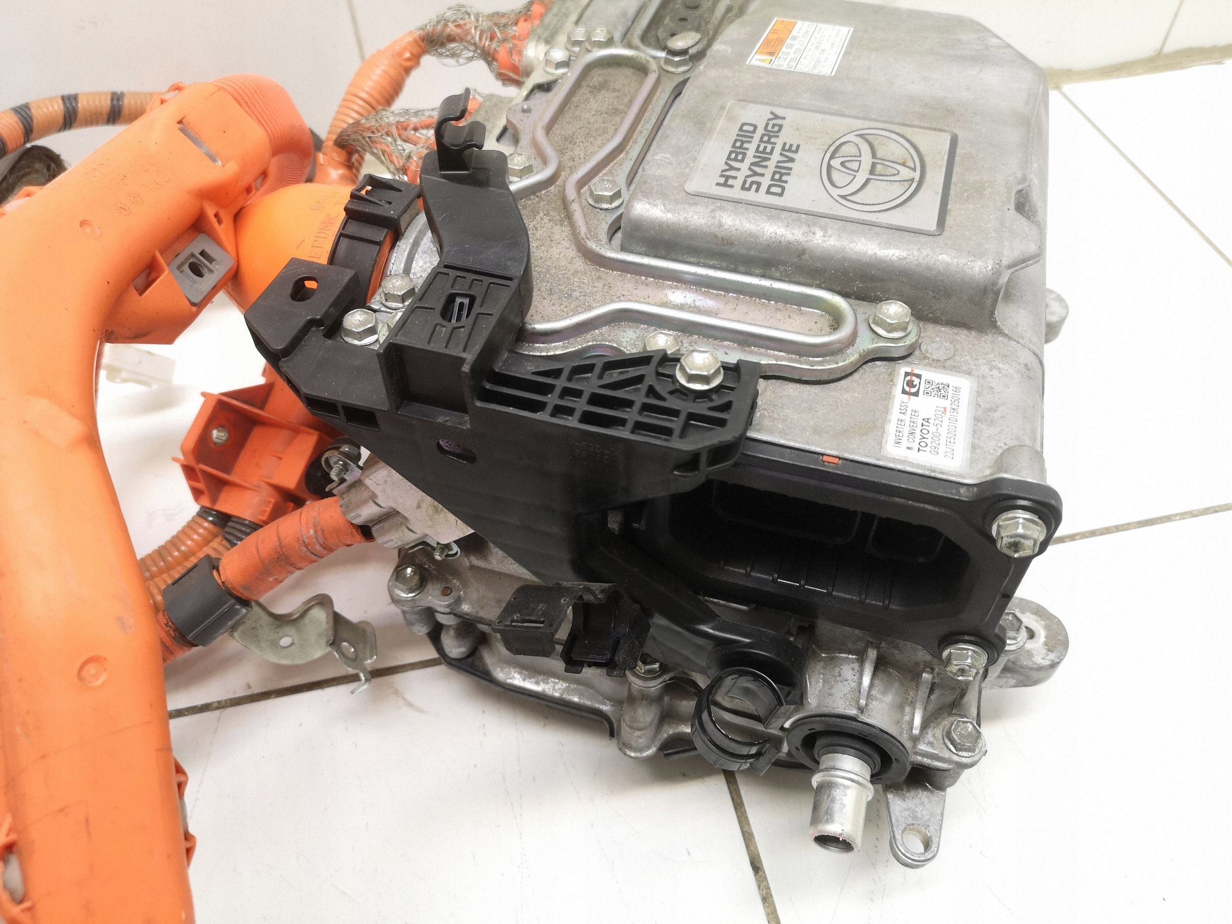 OEM G9200-52031 Invertteri Toyota Yaris III 1.5H image 6